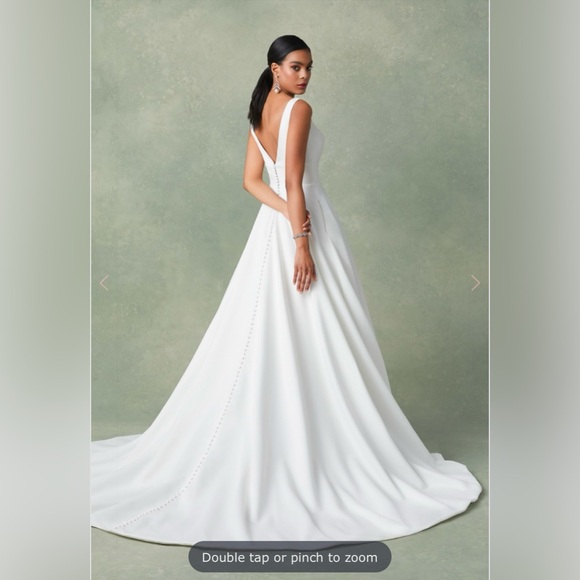 Justin Alexander Freeland Wedding Dress - Picture 2 of 11